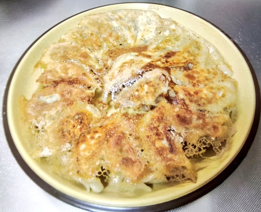 premium__gold's tweet photo. 花になって🥟 https://t.co/iCYJL5JVA5