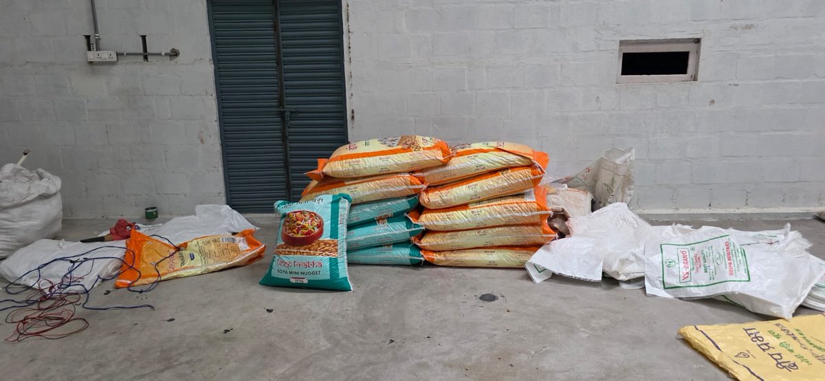 c_tgsafe's tweet photo. Commissioner, Food Safety, Telangana
Multiple enforcement drives were undertaken by the Food Safety Department across the state. Some enforcement drives noteworthy of mentioning:
1) Megha Industries, Deshrajpalli, Ramadugu Mandal, Karimnagar
o Joint inspection with Police Task Force based on credible inputs.
o Detected use of rough bran labelled "Not Meant for Human Consumption" in the manufacture of soya chunks.
o 33 bags (1,580 kg) of rough bran and 38 bags (750 kg) of soya chunks seized.
o Enforcement samples collected sent to State lab for analysis
o It was found that the Rough Bran was purchased from Shivatara Grain Milling Pvt. Ltd., situated in Warangal

2) As a follow-up, the manufacturing unit M/s Shivatara Grain Milling Pvt. Ltd., situated in Warangal was inspected
o 211 bags (49 kg each) of rough bran seized
o Enforcement sample collected for laboratory analysis

#CFS_Telangana @FSSAI @EatRightIndia