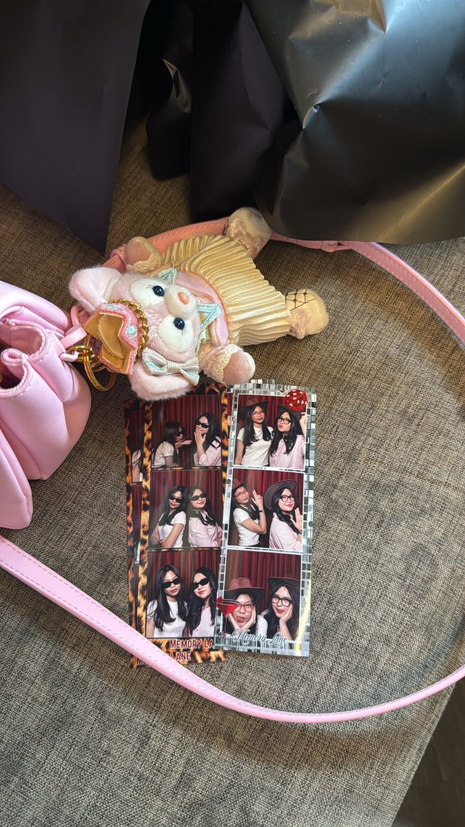 41ambrosia's tweet photo. 📸👭 https://t.co/oA2uJlJGMG