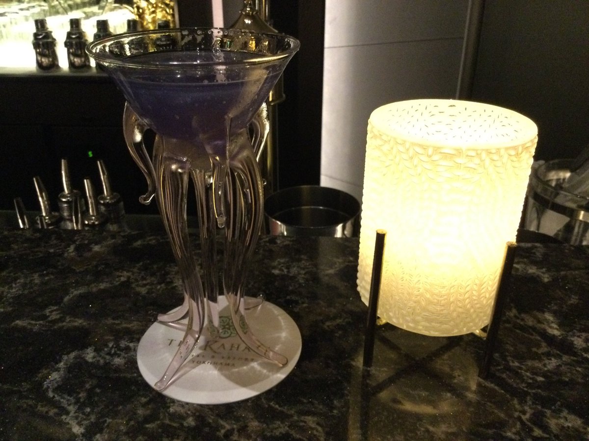 _stardust_st's tweet photo. Hotel Kahala Yokohama

Bar loungeにて
Fly me to the Moon🌕

ジャズのスタンダードナンバー🎷🎹
名曲をカクテル名にもってきた一杯🍸

無重力の宇宙空間🌕
水中を漂う海月…

#kahala
#flymetothemoon
#cocktail
#フランクシナトラ
#bar
#jazz https://t.co/rGc5K9pS9M