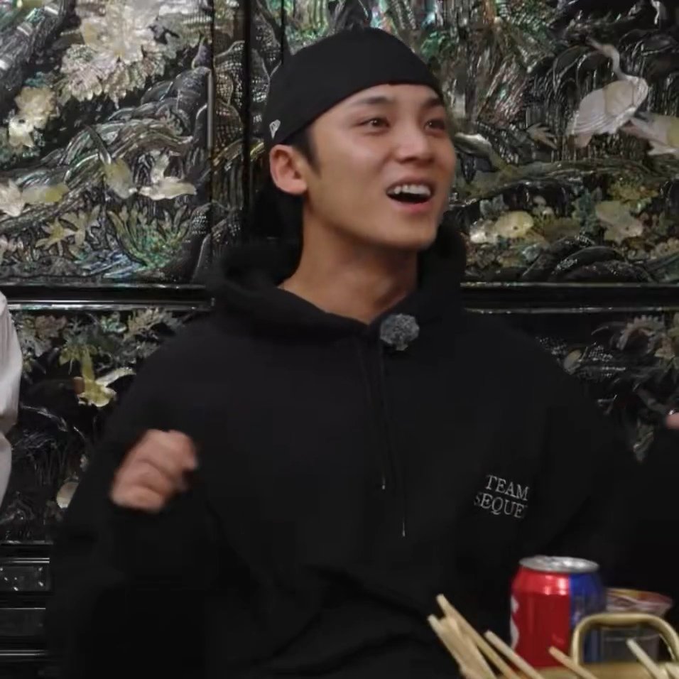 soongyu's tweet photo. this drunk as hell mingyu with this drunk as hell hoshi 🤣🤣🤣🤣🤣 https://t.co/Oa3gA1lTO0