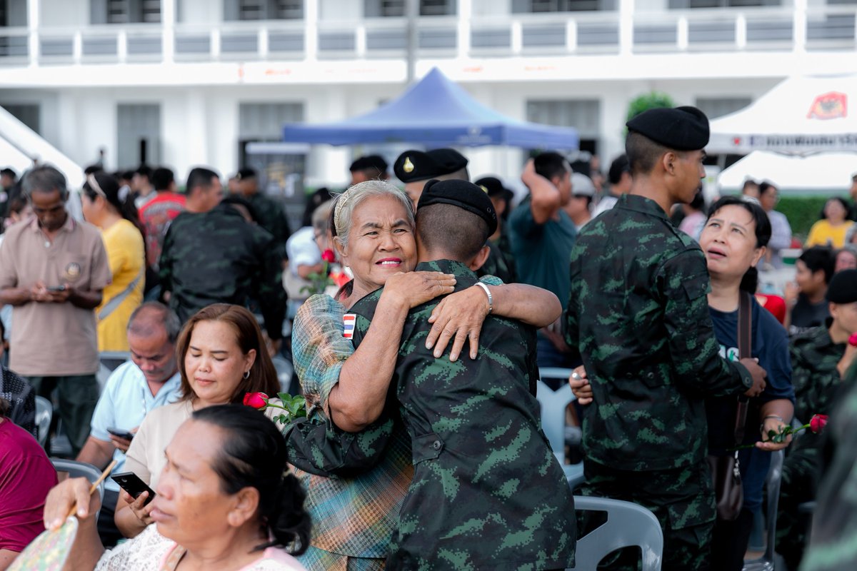 4ID_Army_PR's tweet photo. เมื่อวันที่ 3 ก.ค.69  พล.ต.ประสาน เห็นประเสริฐ ผบ.พล.ร.4 เป็นประธานในกิจกรรม “เปิดบ้านทหารใหม่ (Open House)” ผลัดที่ 1/2569 ของหน่วยฝึกทหารใหม่ในสังกัดกองพลทหารราบที่ 4 ภายในค่ายสมเด็จพระนเรศวรมหาราช อำเภอเมือง จังหวัดพิษณุโลก โดยมีทหารใหม่เข้าร่วมกิจกรรมจำนวน 247 นาย https://t.co/wdGpQbnSej