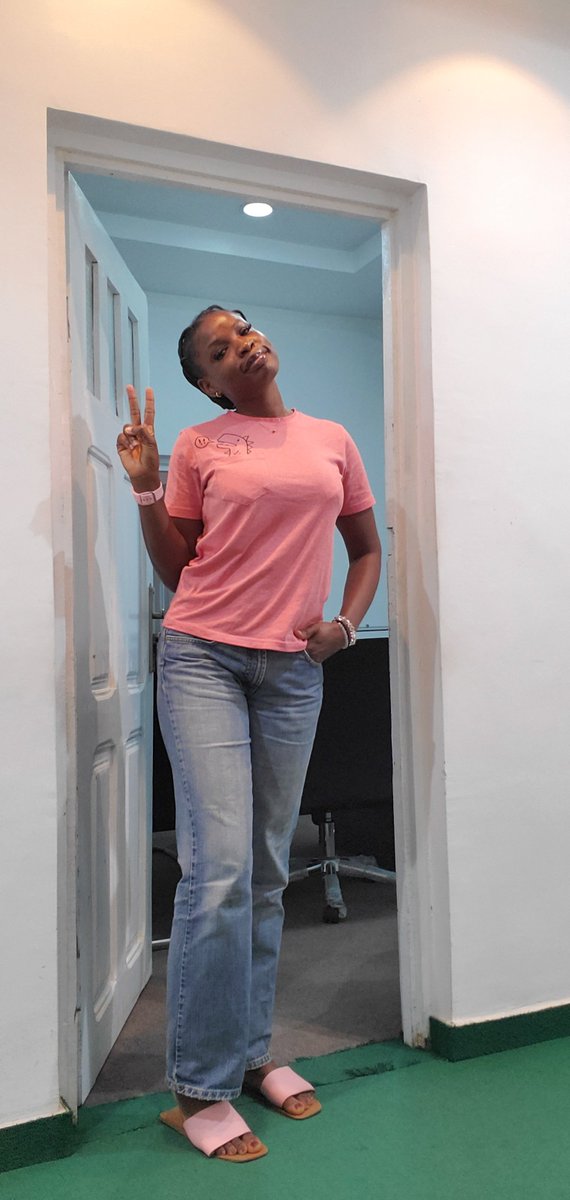 Ajnikky's tweet photo. Serving look , from my FRONT CAMERA to your TL

HELLO FRIDAY 💃💃💃💃💃💃💞💞 https://t.co/mmViLzd2yz