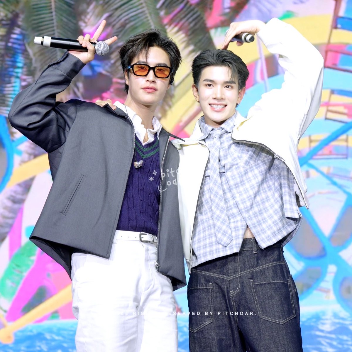 pitchoar's tweet photo. น่ารักกันจังอะ แล้วฟ้ดฟ้ดตัวหดเหลือแค่นั้นได้ยังไง🫪🤏🏻

#GeminiFourthFMinVietnam 
#GeminiFourth #เจมีไนน์โฟร์ท 
#Gemini_NT #Fourthnattawat https://t.co/oKsy9QicDU