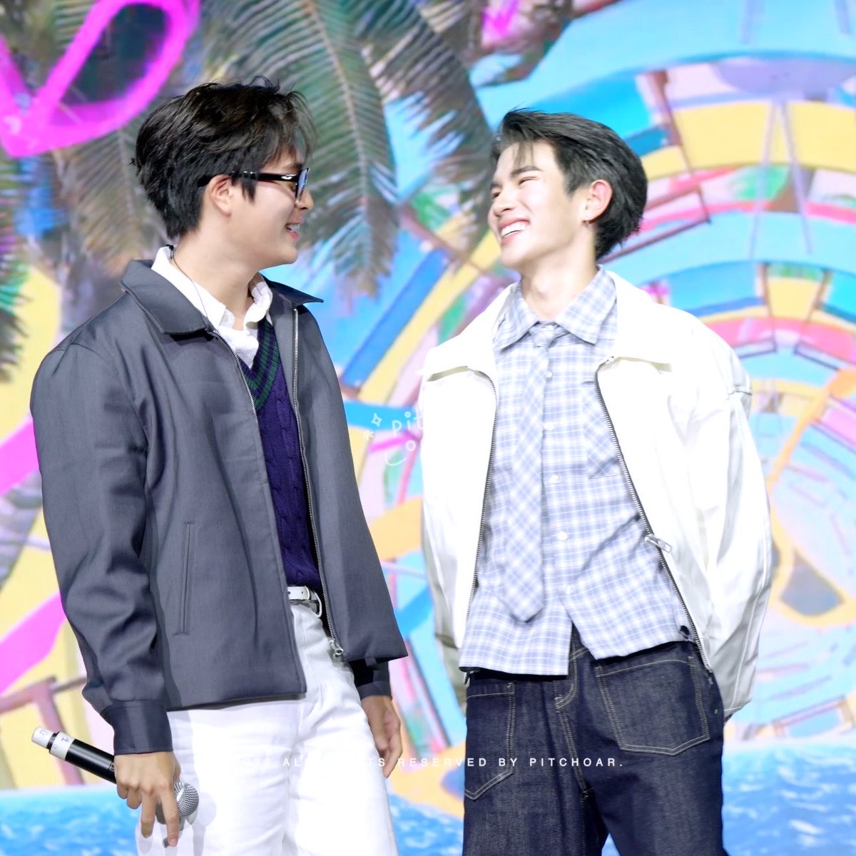 pitchoar's tweet photo. น่ารักกันจังอะ แล้วฟ้ดฟ้ดตัวหดเหลือแค่นั้นได้ยังไง🫪🤏🏻

#GeminiFourthFMinVietnam 
#GeminiFourth #เจมีไนน์โฟร์ท 
#Gemini_NT #Fourthnattawat https://t.co/oKsy9QicDU