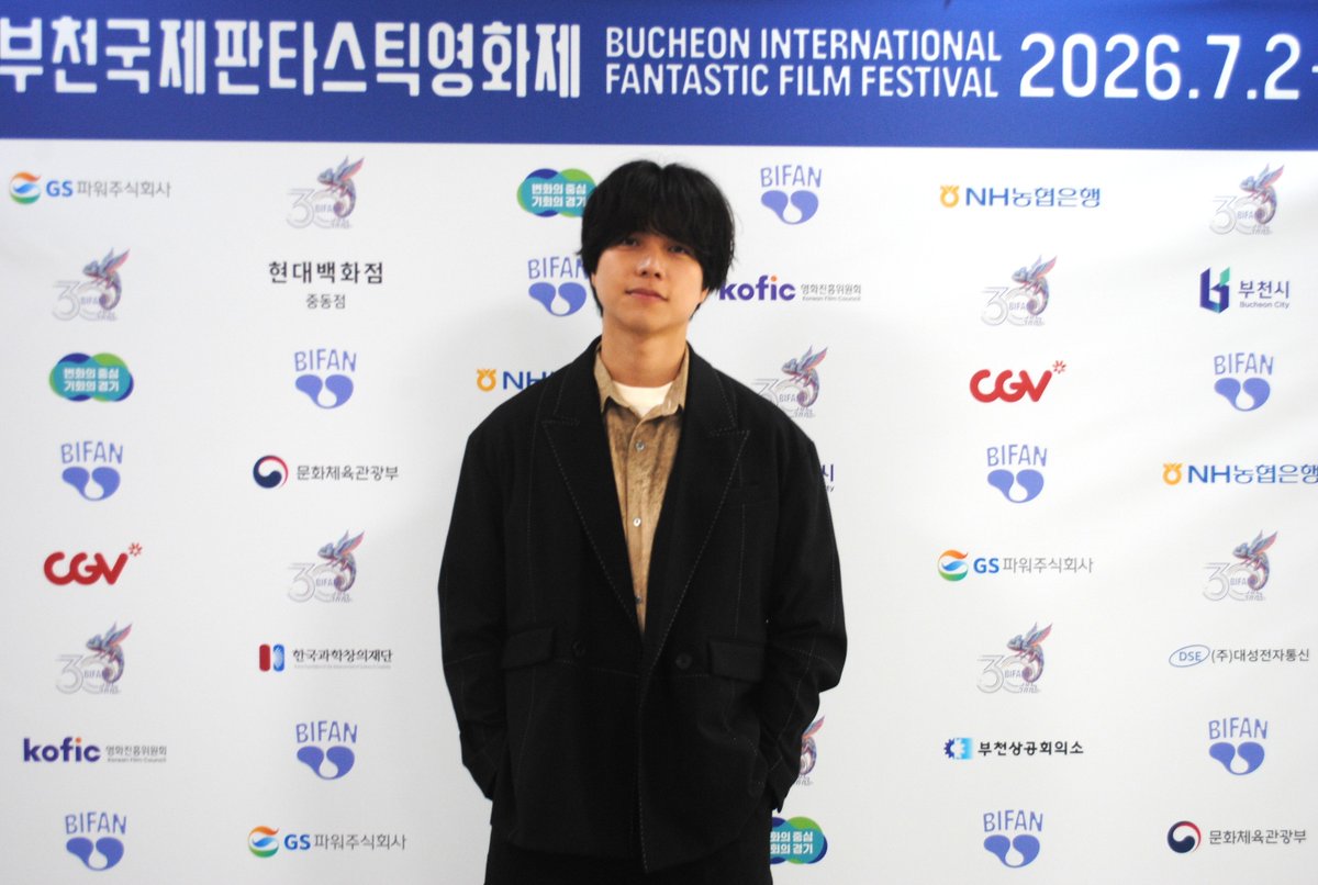 oricon's tweet photo. WEST.重岡大毅

初韓国＆国際映画祭で舞台あいさつ参加✨️　

ファンから歓声浴びる💕

💭「思い出の場所になりました」
https://t.co/fMzUh8gYiY

#5秒で完全犯罪を生成する方法 @5byodeseisei https://t.co/Sa1zkzePhm