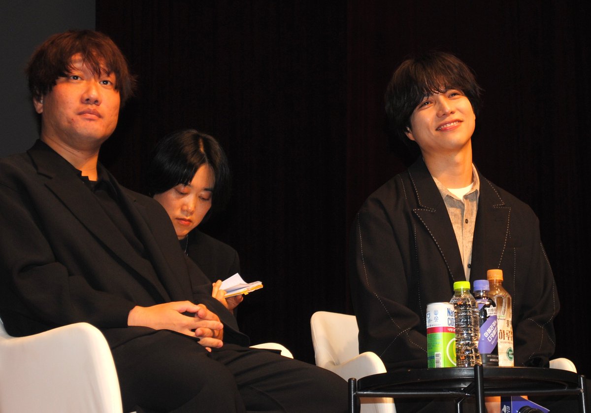 oricon's tweet photo. WEST.重岡大毅

初韓国＆国際映画祭で舞台あいさつ参加✨️　

ファンから歓声浴びる💕

💭「思い出の場所になりました」
https://t.co/fMzUh8gYiY

#5秒で完全犯罪を生成する方法 @5byodeseisei https://t.co/Sa1zkzePhm