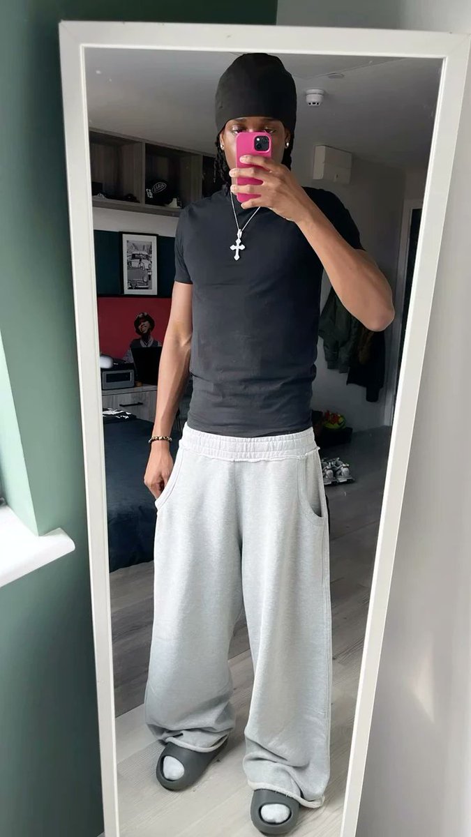 deivyn_7's tweet photo. Bro to bro
Get your self some nice fits.
#fashion https://t.co/XK2LUFU4XE