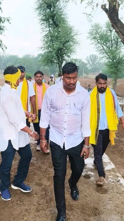 KolKrishn's tweet photo. 02 जुलाई 2026 विशेष 
ग्राम-मनकहरी में भगवान बिरसा मुंडा जी की प्रतिमा को क्षतिग्रस्त किए जाने की घटना अत्यंत निंदनीय एवं दुर्भाग्यपूर्ण है। #जयस परिवार इस घटना की कड़े शब्दों में निंदा करता हैं, https://t.co/QNgiqXO252