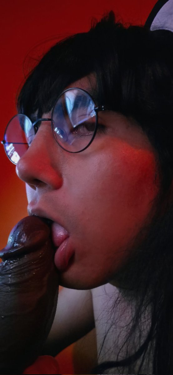 ToriFemboy's tweet photo. Estoy desesperada por verga negra… por favor déjame ser tu esclava sumisa y úsame como quieras... solo úsame. https://t.co/ZX70AVN7tN