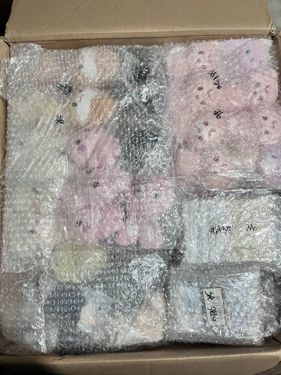 limzel_'s tweet photo. Mail of todaay

@hanikraddress thank you so much haniii, the plusies arrives well https://t.co/7JpAJU1Uo6