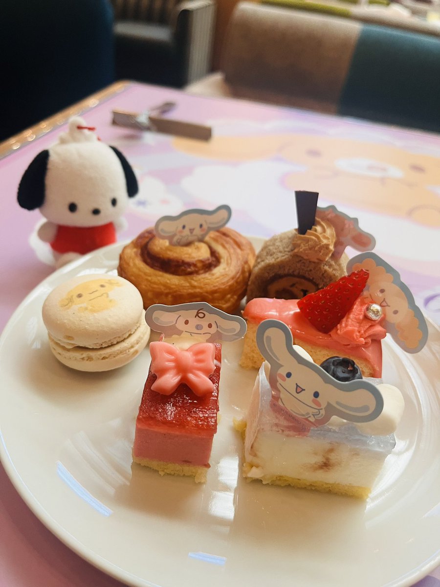 bs__arsmn's tweet photo. シナモンのスイーツビュッフェいってきた(ﾉ)･ω･(ヾ) https://t.co/lQUkrCfcbw