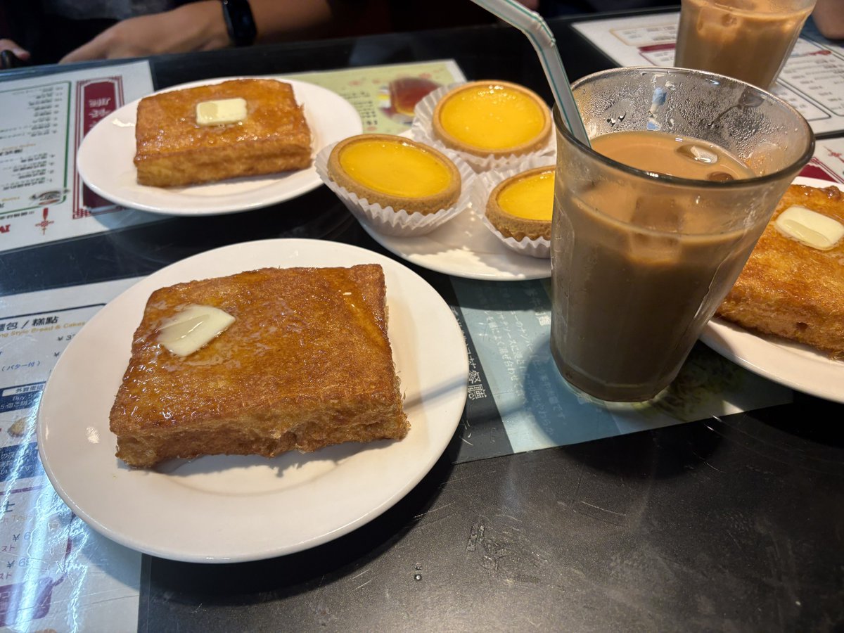 sm_open_'s tweet photo. 帝王賞前日は浪漫勇士オタク4名で飯田橋のガチ香港料理店へ。
様々なところで香港を感じる内装であったり、料理も香港で食べた味だったのでなぜか懐かしい気分になりました！🇭🇰 https://t.co/eN4HL1aLku