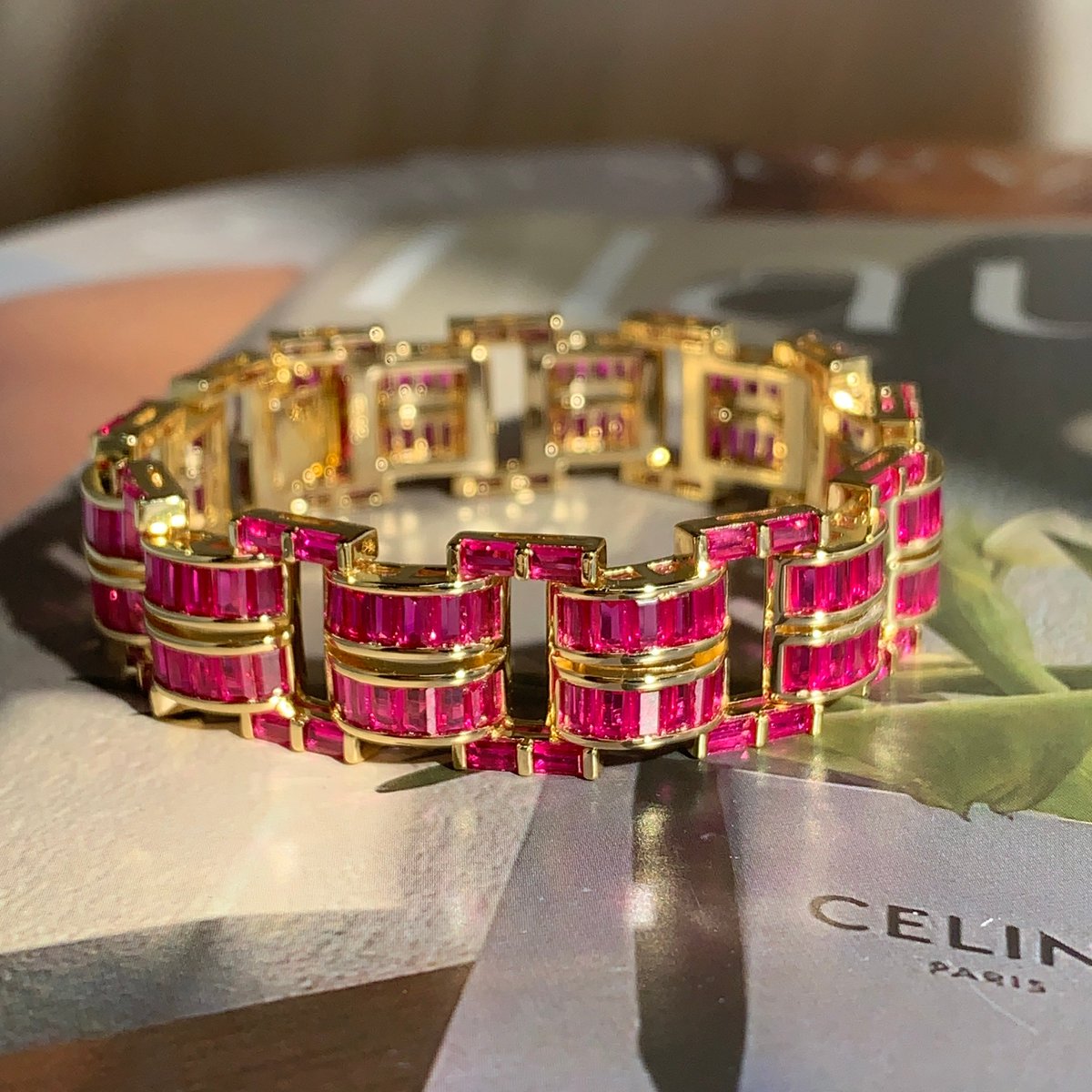 sayabling's tweet photo. Bold geometry. Fiery elegance. ❤️✨
Learn more https://t.co/BI8SSgGiDs
#RubyBracelet #StatementJewelry #BaguetteCut #LuxuryJewelryStyle #BraceletGoals #JewelryAddict #SparkleMore #ElegantJewelry #JewelryLovers #FashionJewelry #GlamStyle #BoldJewelry #RedGemstone #FineJewelry https://t.co/1yicZt0wBw
