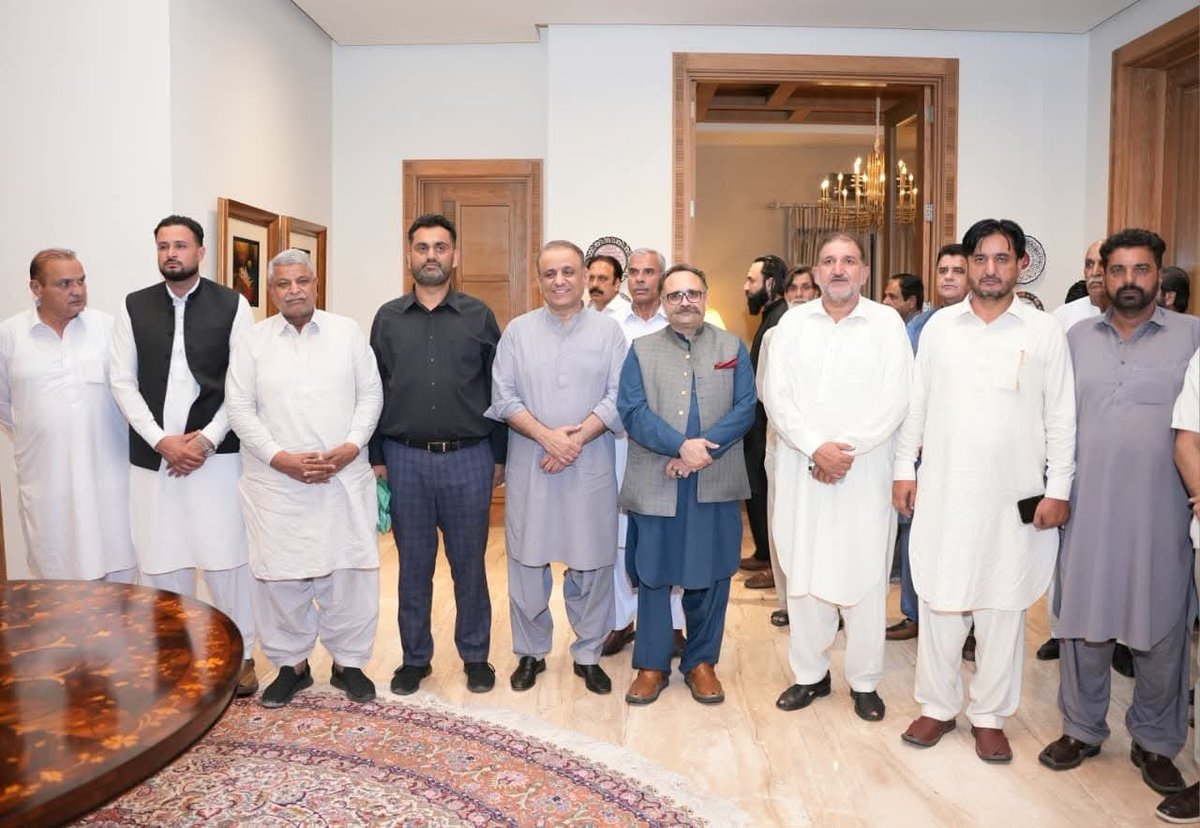 teamaleemkhan's tweet photo. سابق وزیر اعظم سردار تنویر الیاس، نثار عنصر ابدالی، سردار امتیاز شاہین، سردار افتخار رشید  کی بھی پارٹی میں شمولیت
#IPPAJK #IstehkamePakistanParty
2/4 https://t.co/Uj0ILBLIbi