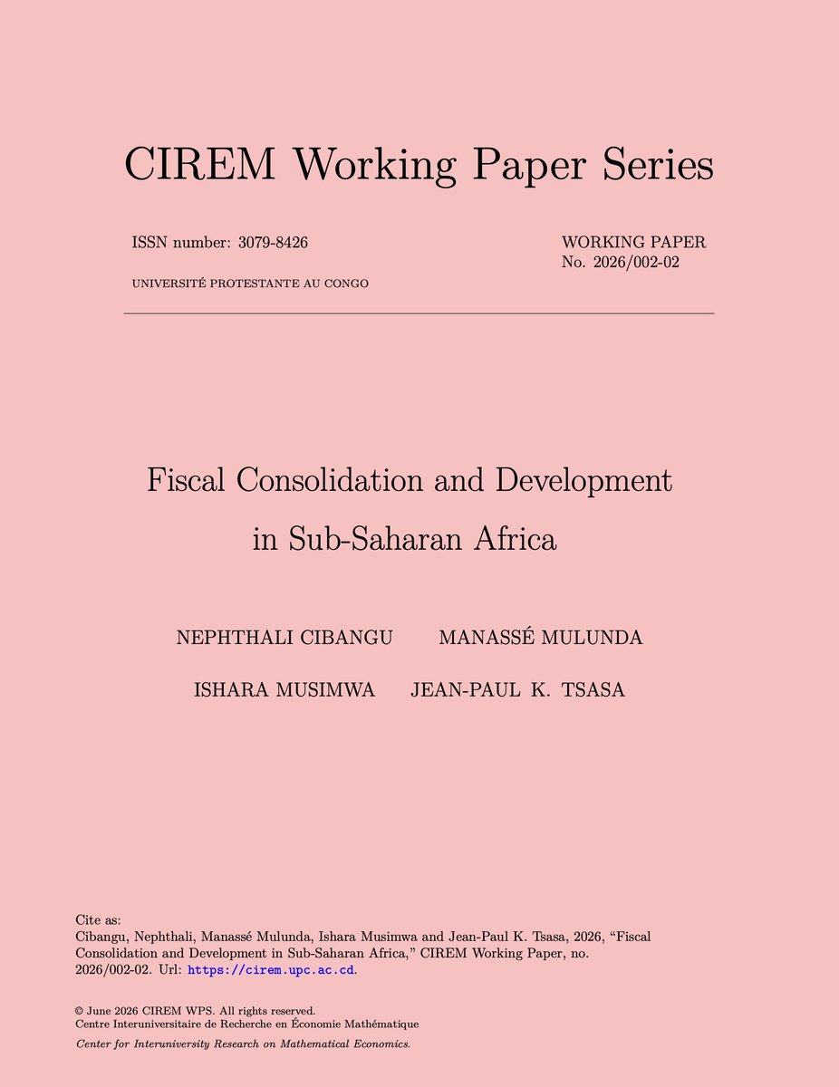 CIREMath's tweet photo. Le CIREM est heureux de partager un nouveau Working Paper intitulé “Fiscal Consolidation and Human Development: Evidence from Sub-Saharan Africa”, rédigé par Nephthali Cibangu, Manassé Mulunda, Ishara Musimwa et Jean-Paul Tsasa Kimbambu. 

Le papier est disponible au lien suivant. 
- URL : https://t.co/9wkSmtMRQw 

Ici un aperçu du papier.

À partir d’une nouvelle base de données narrative recensant les épisodes discrétionnaires de consolidation budgétaire dans 14 pays d’Afrique subsaharienne entre 1990 et 2024, les auteurs analysent les effets des politiques d’ajustement budgétaire sur le développement humain.

Les résultats montrent qu’une consolidation budgétaire équivalente à 1 % du PIB réduit progressivement l’Indice de développement humain (IDH), avec des effets qui persistent pendant plusieurs années.

L’étude met également en évidence que les différentes dimensions du développement humain ne réagissent pas de la même manière. L’éducation apparaît comme la composante la plus durement et durablement affectée, tandis que la santé subit le choc le plus marqué à court terme avant de retrouver progressivement son niveau initial. En revanche, les effets sur la composante revenu demeurent relativement plus limités. 
- En effet, la santé absorbe un choc conjoncturel, tandis que l’éducation subit un choc structurel. Les effets négatifs sur la santé sont relativement réversibles lorsque les dépenses reprennent, alors que les pertes éducatives se traduisent par une détérioration durable de l’accumulation du capital humain.

L’une des principales contributions de cette étude est de montrer que la composition de la consolidation budgétaire importe autant que son ampleur. Les ajustements reposant principalement sur des hausses d’impôts engendrent, dans l’ensemble, des coûts plus élevés pour le développement humain que ceux fondés sur une réduction des dépenses publiques, notamment en matière de santé et d’éducation.

Ces résultats invitent à dépasser une lecture exclusivement budgétaire des programmes d’ajustement. Si le rétablissement des équilibres macroéconomiques demeure essentiel, les modalités de cet ajustement peuvent produire des conséquences durables sur le capital humain et les perspectives de développement.

Plus largement, ce papier rappelle qu’une politique budgétaire ne devrait pas être évaluée uniquement à l’aune de ses effets sur les déficits ou la dette publique, mais également à travers son impact sur le bien-être des populations et l’accumulation du capital humain.

Bonne lecture !