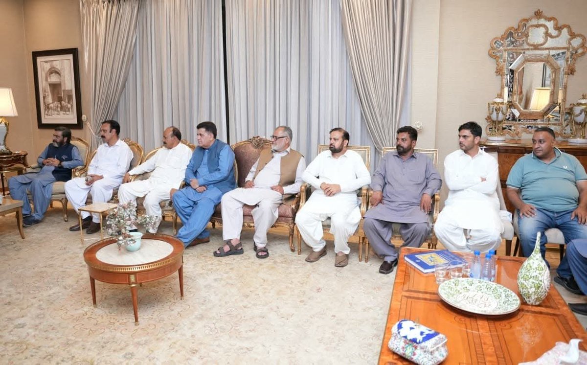 teamaleemkhan's tweet photo. سابق وزیر اعظم سردار تنویر الیاس، نثار عنصر ابدالی، سردار امتیاز شاہین، سردار افتخار رشید  کی بھی پارٹی میں شمولیت
#IPPAJK #IstehkamePakistanParty
2/4 https://t.co/Uj0ILBLIbi