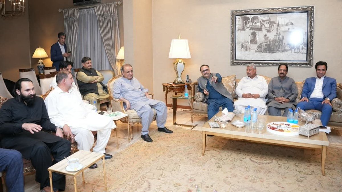 teamaleemkhan's tweet photo. سابق وزیر اعظم سردار تنویر الیاس، نثار عنصر ابدالی، سردار امتیاز شاہین، سردار افتخار رشید  کی بھی پارٹی میں شمولیت
#IPPAJK #IstehkamePakistanParty
2/4 https://t.co/Uj0ILBLIbi