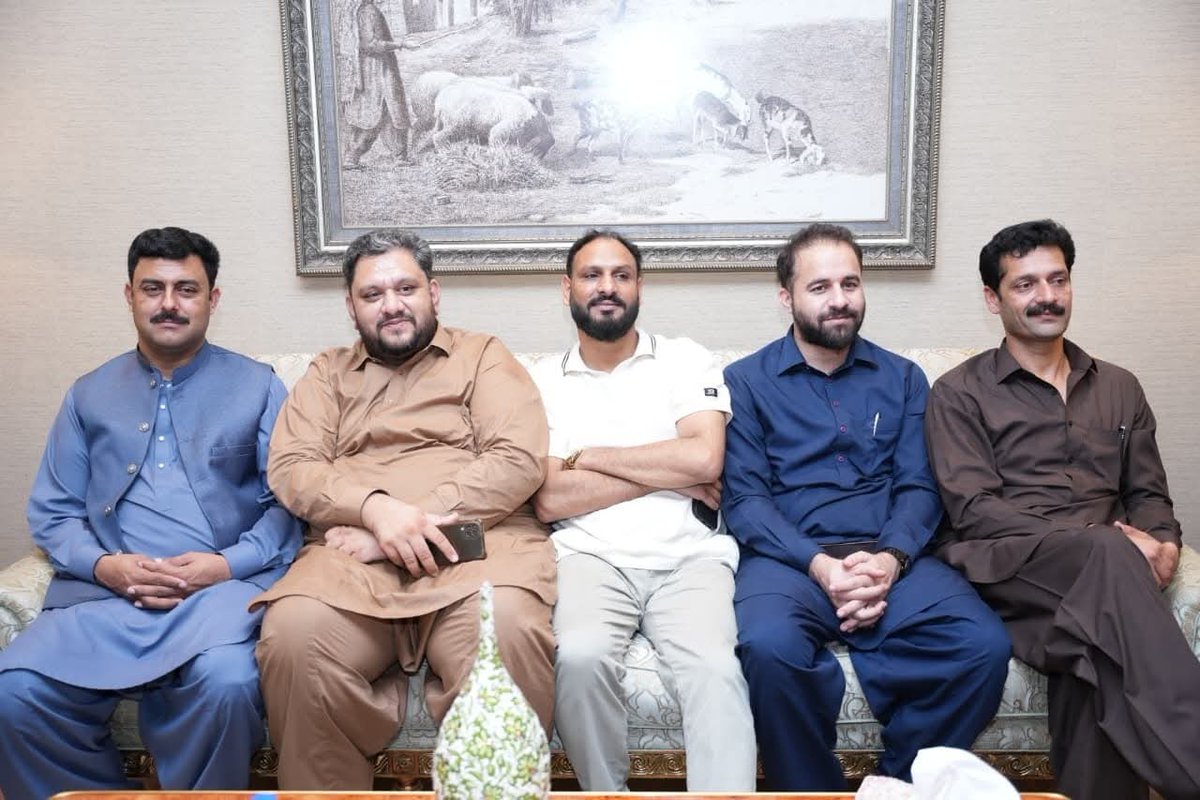 teamaleemkhan's tweet photo. سابق وزیر اعظم سردار تنویر الیاس، نثار عنصر ابدالی، سردار امتیاز شاہین، سردار افتخار رشید  کی بھی پارٹی میں شمولیت
#IPPAJK #IstehkamePakistanParty
2/4 https://t.co/Uj0ILBLIbi