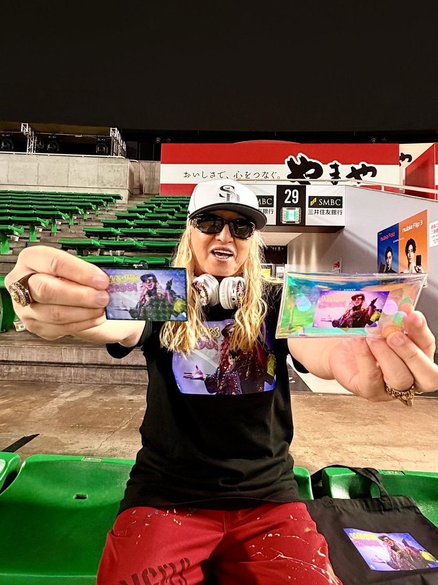 DJKOO_official's tweet photo. 鷹祭 SUMMER BOOST × DJ KOO コラボグッズが登場 DO DANCE！！

みずほPayPayドーム福岡！皆さんと勇姿
を共に3年目！
熱狂へ、一直線！今年も盛り上げさせていただきます！！

Tシャツ着て！タオルを掲げて！キーホルダーキラキラ！
全新パワーで3連覇2年連続日本一！！

勝ちアガってKOO！！

https://t.co/daVgpbh9wN

#福岡ソフトバンクホークス 
#鷹祭summerboost 
#DJKOO