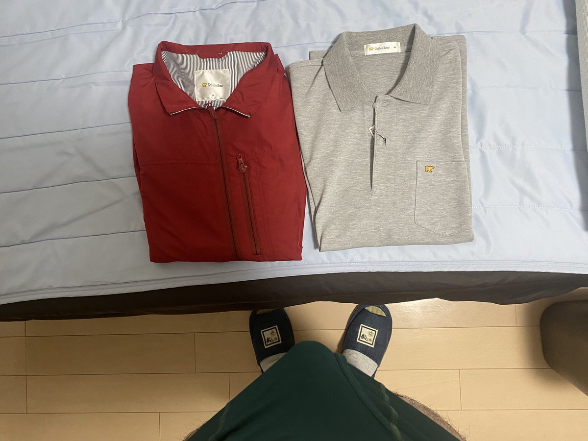 Nbox8833's tweet photo. お目当てのポロシャツとジャンパー買えました☺️
30代でゴールデンベアーは早いかな❓ https://t.co/cLB1Tm7IL8