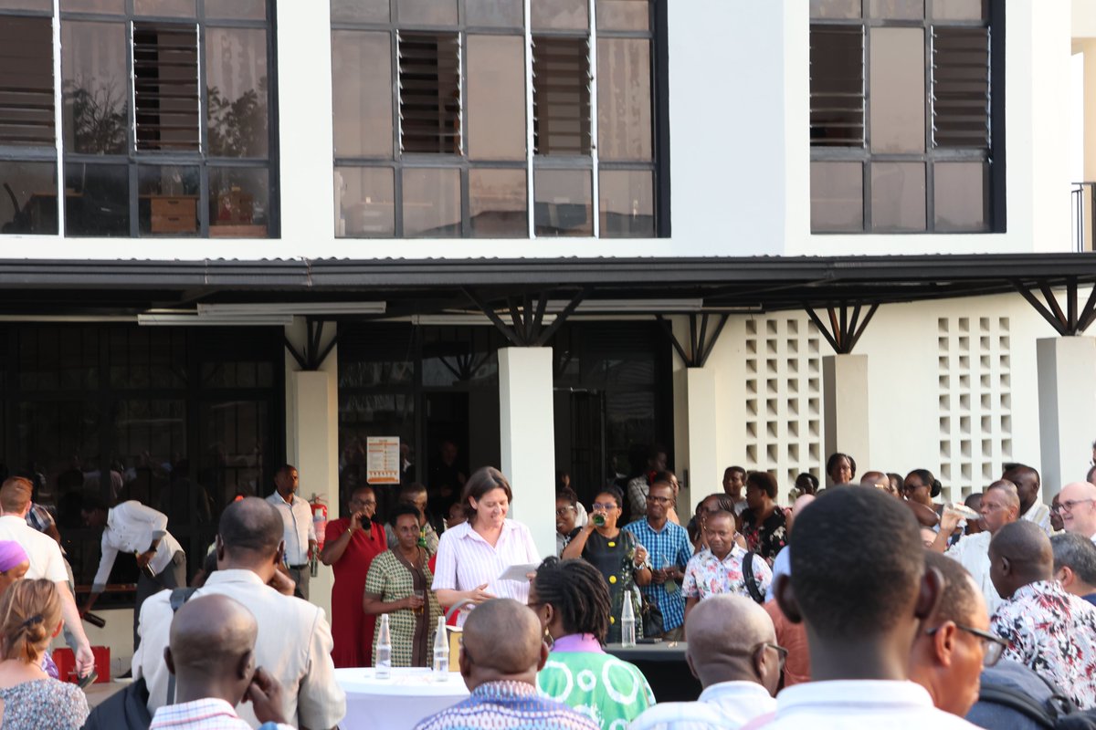 EnabelauBurundi's tweet photo. 1/2🏢 Une nouvelle adresse pour Enabel au #Burundi !

Depuis juin 2026, toutes les équipes projets d'Enabel sont installés dans nos nouveaux bureaux à #Rohero I, Avenue des Orangers, N°3. 

Notez que la représentation de Enabel au Burundi, reste à l'Avenue du 18 septembre, N°19. https://t.co/fIyTdW4hBV