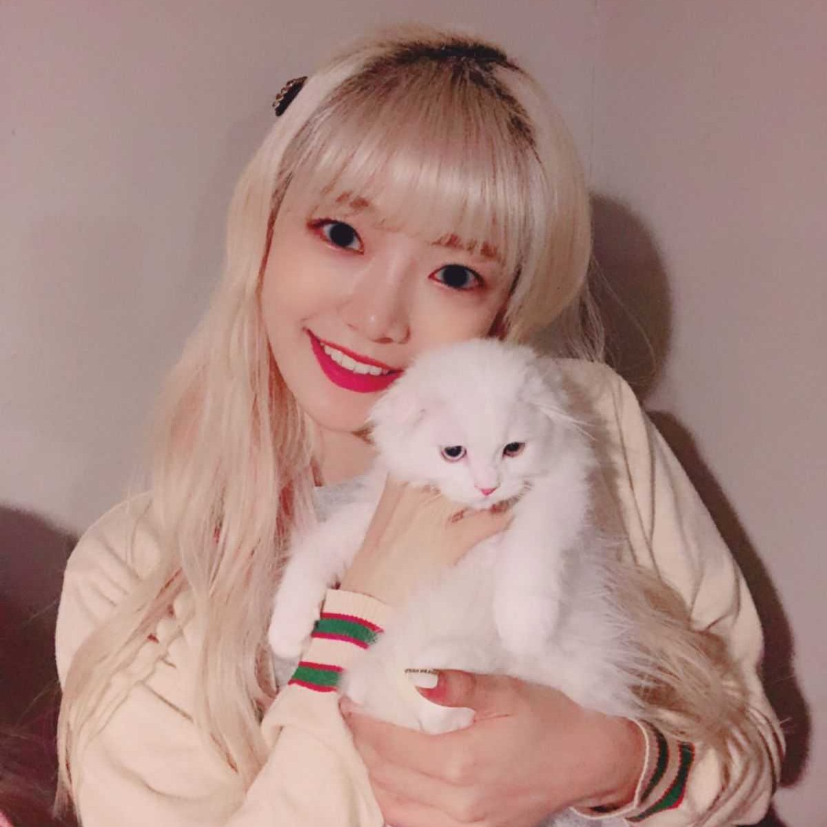 moeismypassion_'s tweet photo. Is it love if I take you, or is it love if I set you free?

ᯓ mo/e- any prns, 18
ᯓnjz, slayr, death grips, f5ve, everglow
ᯓ yuri, anime, music, art

♡ or ↻ to be moots ₊⊹
#promotwt #yuritwt #musictwt #lesbiantwt #yaoitwt #stantwt #kpoptwt #undergroundtwt #anitwt #gamingtwt https://t.co/RRV8aYSB0E