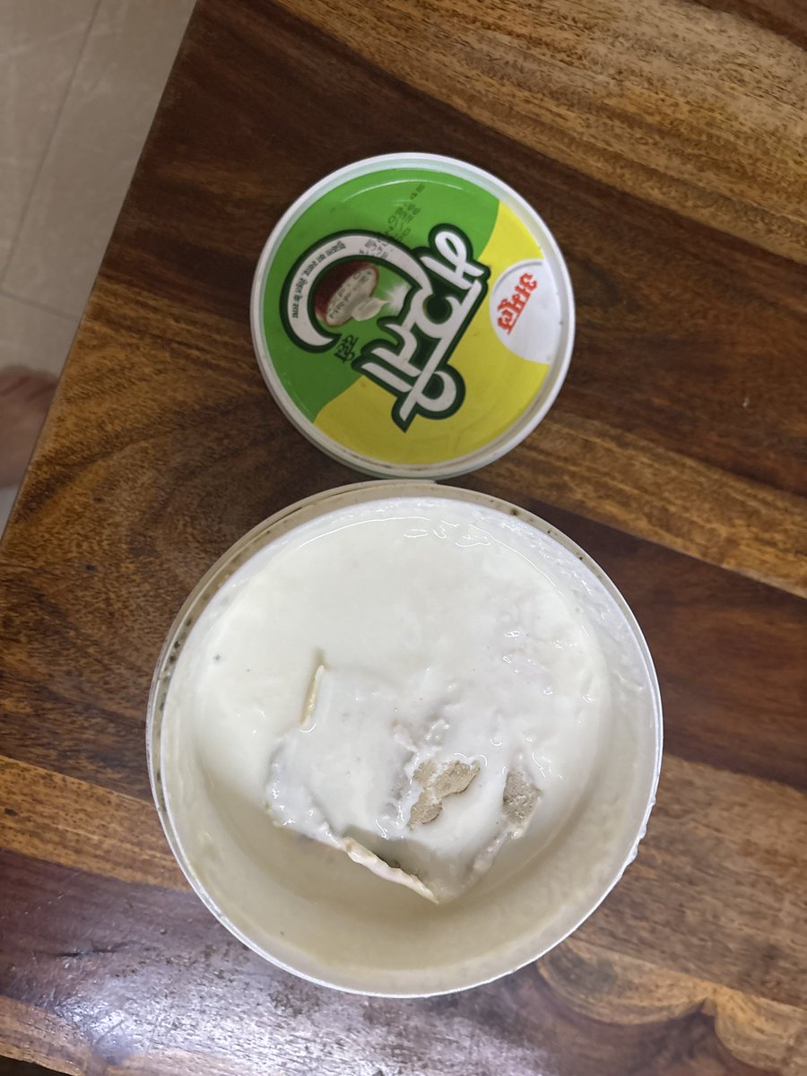 AtulPandeyUP's tweet photo. @Amul_Coop @fssaiindia @jagograhakjago @jaagograhakjago it is 2nd time when @Flipkartminutes sent expired and rotten curd, 1st on 23 and 2nd on 3rd July26. I advise please check seal and expire date and open the box after receipt. Avoid ordering flipkart minutes https://t.co/RFBTXqOuD0