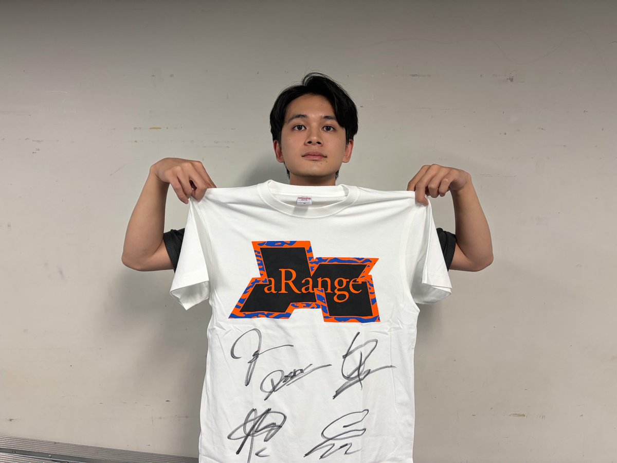 dish_fcinfo's tweet photo. ◤ファンクラブブース実施中！👽◢

「DISH// HALL TOUR 2026 "aRange"」

🎯会員限定抽選会
🥇直筆サイン入りTシャツ
🥈クリアカードスタンド
🏅デジタル画像&amp;ピクチャーチケット

詳しくはこちらをチェック👇
🔗https://t.co/zT4Pq0Py2X

#DISHꤷꤷ #DISHꤷꤷGOLD
#DISHꤷꤷ_aRange https://t.co/z6b3Nslbve