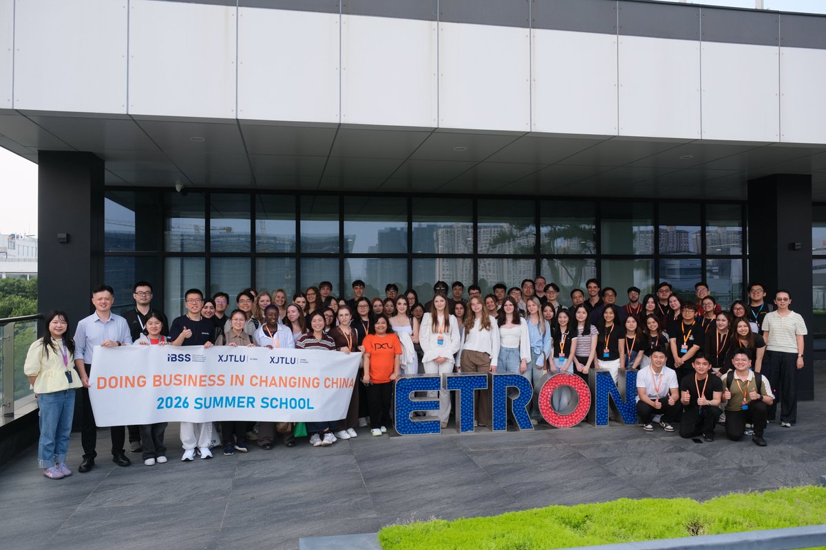 IBSS_XJTLU's tweet photo. Our Summer School students recently visited @Siemens and Etron where they gained an insight into Suzhou's innovative industrial ecosystem.
#IBSS #WeConnect #DoingBusiness #ChangingChina https://t.co/I3TKkeEtfd