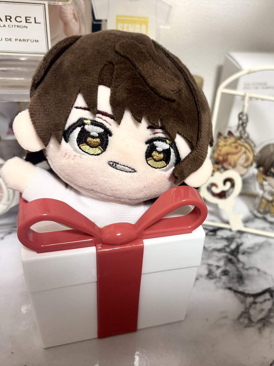 Uin_ra's tweet photo. サーティワンのあつ森コラボお目当て無かったけどプレゼントinなかわいいセンラさん爆誕して天才🎁 https://t.co/RA99wrnCRZ