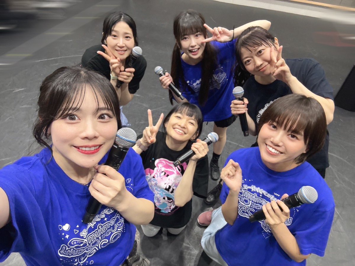 hiTomi_713's tweet photo. #プリキュアシンガーズライブハウスサーキット

いよいよ来週から始まりますねー！リハから既に楽しいよー！
スタートの地•福岡はなかやんと一緒🩵🧡みんなで一緒にハピネス注入！幸せチャージ！しようねー！！

リハ後みんなでプリンで乾杯したよ🍮

#プリキュア #precure https://t.co/g2ZPmSj2hp