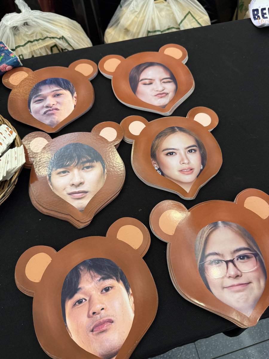 wilbea_global's tweet photo. Here's our bubblehead hand banners! Don’t forget to tag us when you snap a pic with them. LUL Era na! 🧡

WILBEA GRANDEST LUL DAY
WILBEA GRANDEST LUL DAY https://t.co/WbEIh00qHg