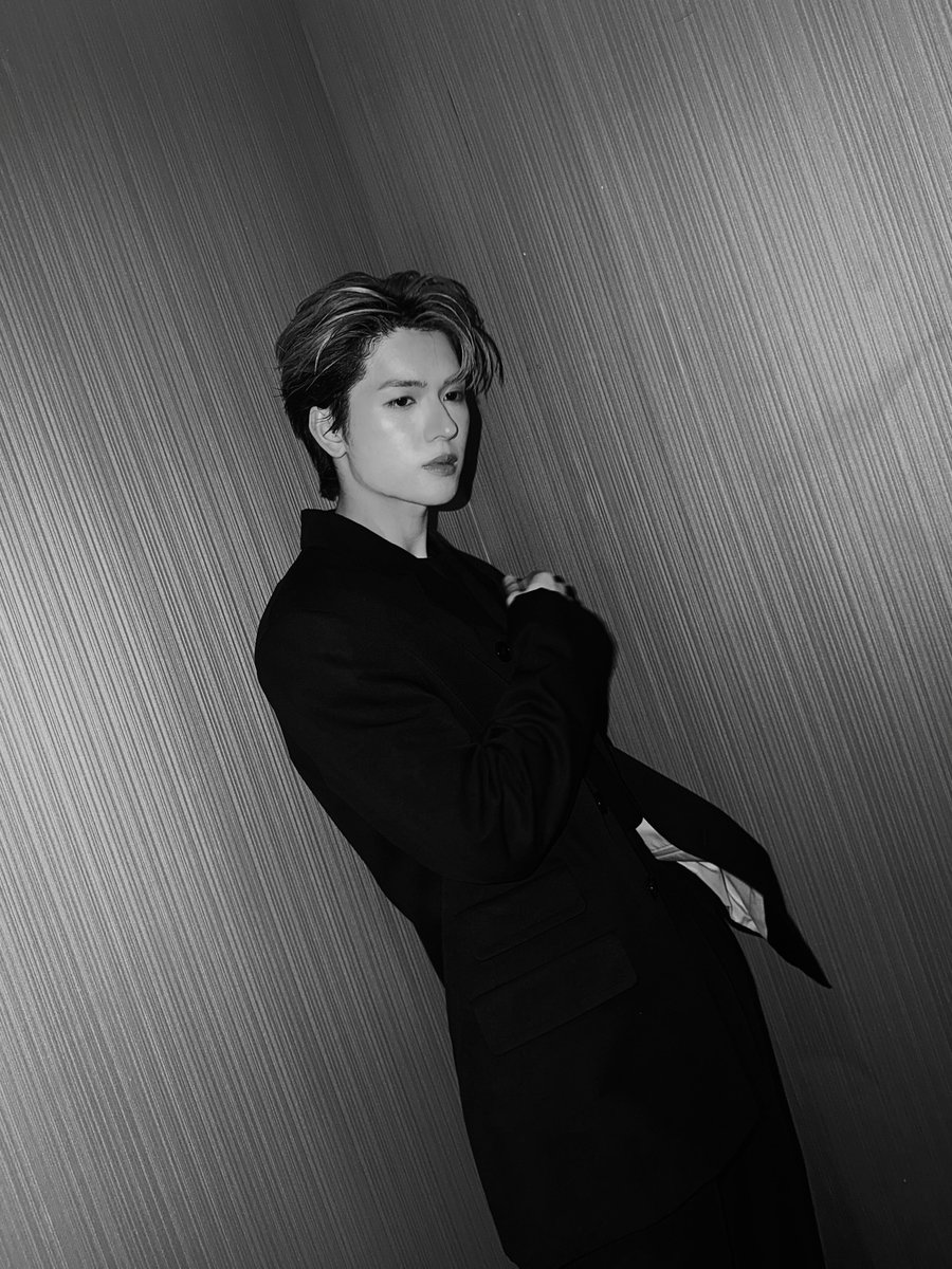 cchajbpxoluwson's tweet photo. ไม่เคยมูฟออนจากลุคนี้ได้เลย สูทหล่อเต็มระบบ 100%
#กฤษดาพาราไดซ์ #KijsadaParadise
#13Studio #YORCH #POW https://t.co/ZxqwUmMBIo
