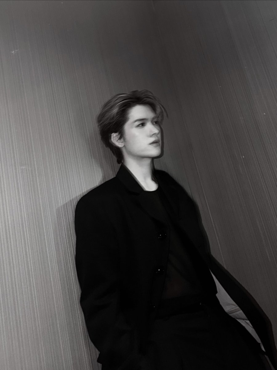 cchajbpxoluwson's tweet photo. ไม่เคยมูฟออนจากลุคนี้ได้เลย สูทหล่อเต็มระบบ 100%
#กฤษดาพาราไดซ์ #KijsadaParadise
#13Studio #YORCH #POW https://t.co/ZxqwUmMBIo