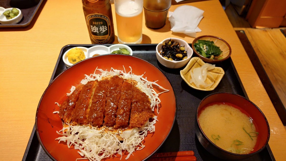 zc33swift's tweet photo. 初めての岡山🍑
羽田✈️でとろろうどん👍️
岡山で名物デミカツ丼🐽
ルービーとともに🍺 https://t.co/eHPGDZmESa