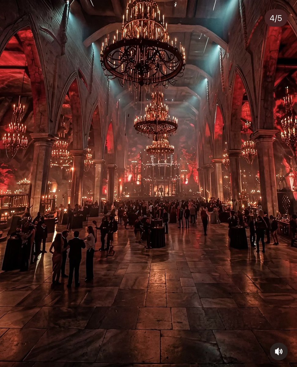 TracyM120's tweet photo. @VampiricHorror_ Yep! I’m beyond excited. Can’t wait to go. https://t.co/AS5zfJY2RK