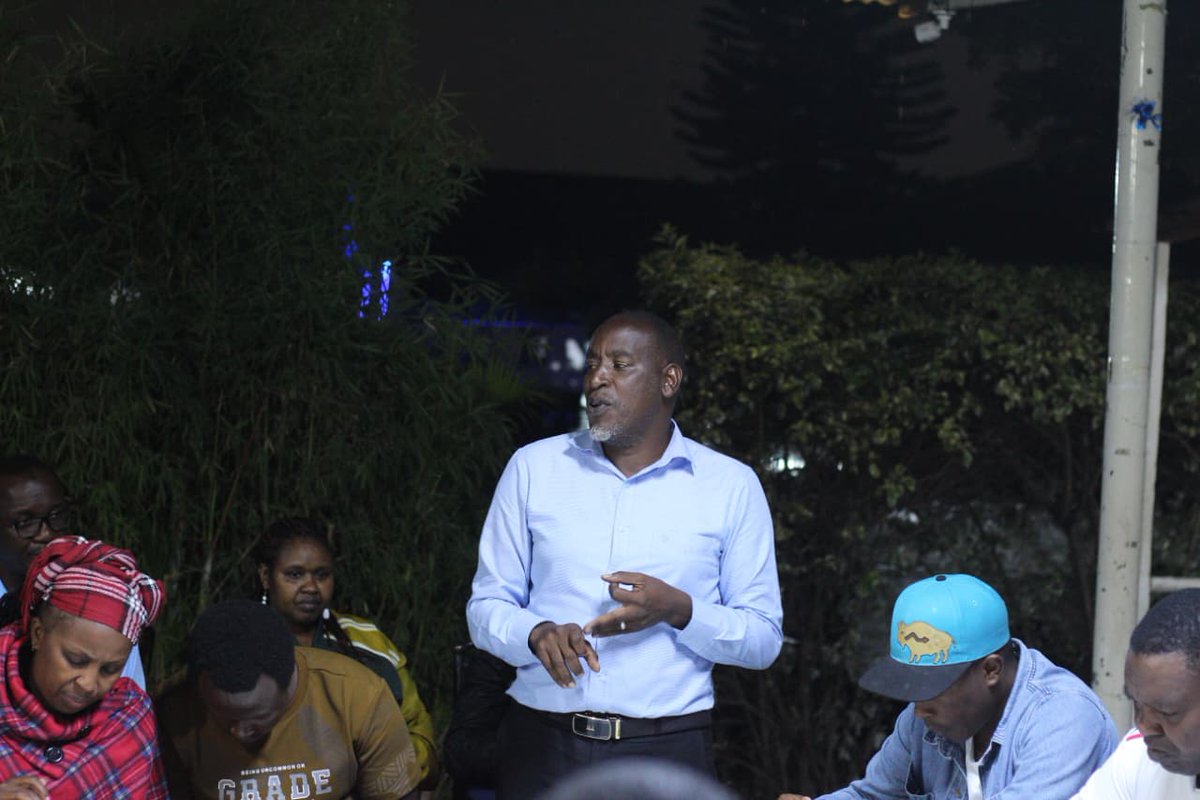 muchiri_kiminda's tweet photo. Leaving no stone unturned.
Discussions, deliberations and plans executed with precision and dedication.
Nairobi Decides Jubilee Aspirants Caucus is a force.
We're coming like a Tsunami.
#MbelePamoja
#IncomingMP
#KamukunjiRising https://t.co/FGfdgBASNa