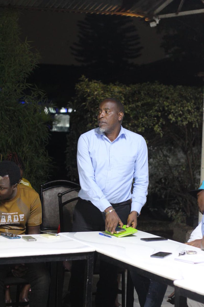 muchiri_kiminda's tweet photo. Leaving no stone unturned.
Discussions, deliberations and plans executed with precision and dedication.
Nairobi Decides Jubilee Aspirants Caucus is a force.
We're coming like a Tsunami.
#MbelePamoja
#IncomingMP
#KamukunjiRising https://t.co/FGfdgBASNa