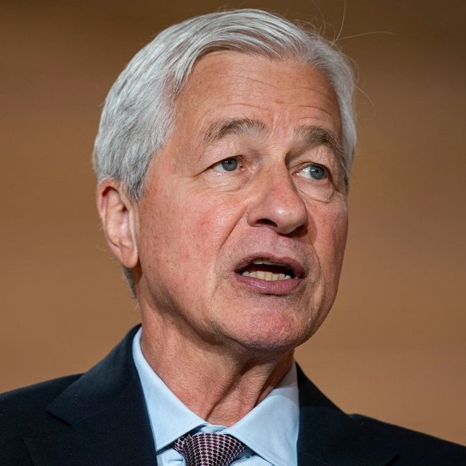 coinbureau's tweet photo. 🚨LATEST: JPMORGAN WARNS STRATEGY IS CREATING "TWO-WAY RISK" FOR THE BITCOIN MARKET

JPMorgan said Strategy’s new policy allowing up to $1.25B Bitcoin sales has introduced “two-way risk” to crypto, BBG reports.

The bank says Strategy can still push BTC higher when it buys, but could also pressure BTC lower if it sells to meet cash needs.

JPMorgan says Strategy should hold 24–36 months of cash reserves, instead of its current 17-month buffer, to calm forced-sale fears.