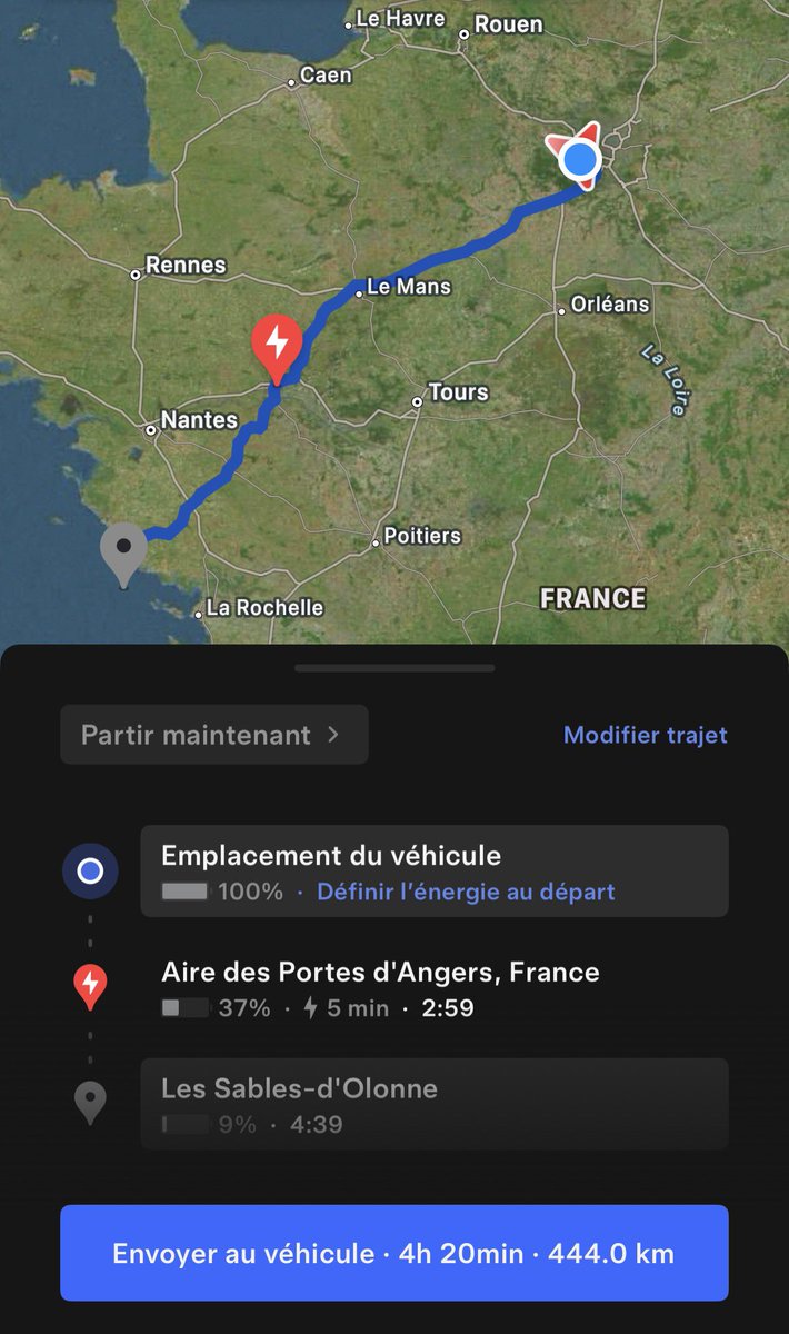 Yoann_en_VE's tweet photo. 🤔 J’avoue ne plus comprendre…

Dans son reportage, France 2 conclut qu’un trajet Paris → Les Sables-d’Olonne en voiture électrique coûte 64 € de recharge et nécessite 2 h 09 d’arrêt.

J’ai voulu vérifier.

➡️ J’ai simulé exactement le même trajet avec ma Tesla Model Y.

Résultat :

🔋 Recharge avant le départ : ≈ 11 €
⚡ Recharge au Superchargeur des Portes d’Angers : environ 20 kWh, soit ≈ 7 € au tarif actuel de 0,35 €/kWh.

👉 Coût total de l’électricité : moins de 20€, très loin des 64 € annoncés dans le reportage.

Et côté recharge ?

Une seule pause d’environ 5 minutes selon le planificateur Tesla.

Je précise évidemment que je ne compare pas la même voiture : une Tesla Model Y et une Citroën ë-C3 n’ont ni la même batterie, ni la même vitesse de recharge.

Mais c’est justement ce qui m’interpelle.

Peut-on représenter “la voiture électrique” en choisissant un modèle qui recharge beaucoup plus lentement, puis en généralisant le résultat à tous les véhicules ?

💬 Qu’en pensez-vous ?

Source : France 2 / appli Tesla