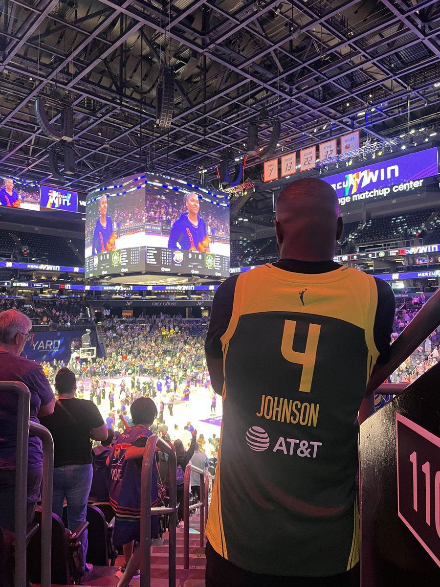 numbaN9's tweet photo. Me sitting in the stand hating https://t.co/aDcLcO5bdK
