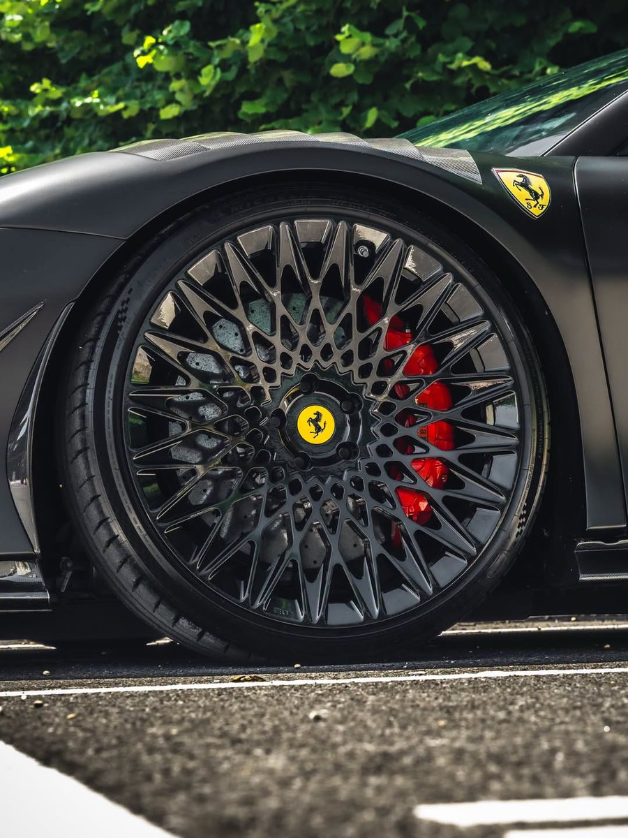 autochat360's tweet photo. Murdered #SF90 on AL13 Wheels S025 finished in Gloss Black https://t.co/EELcaOeVAv