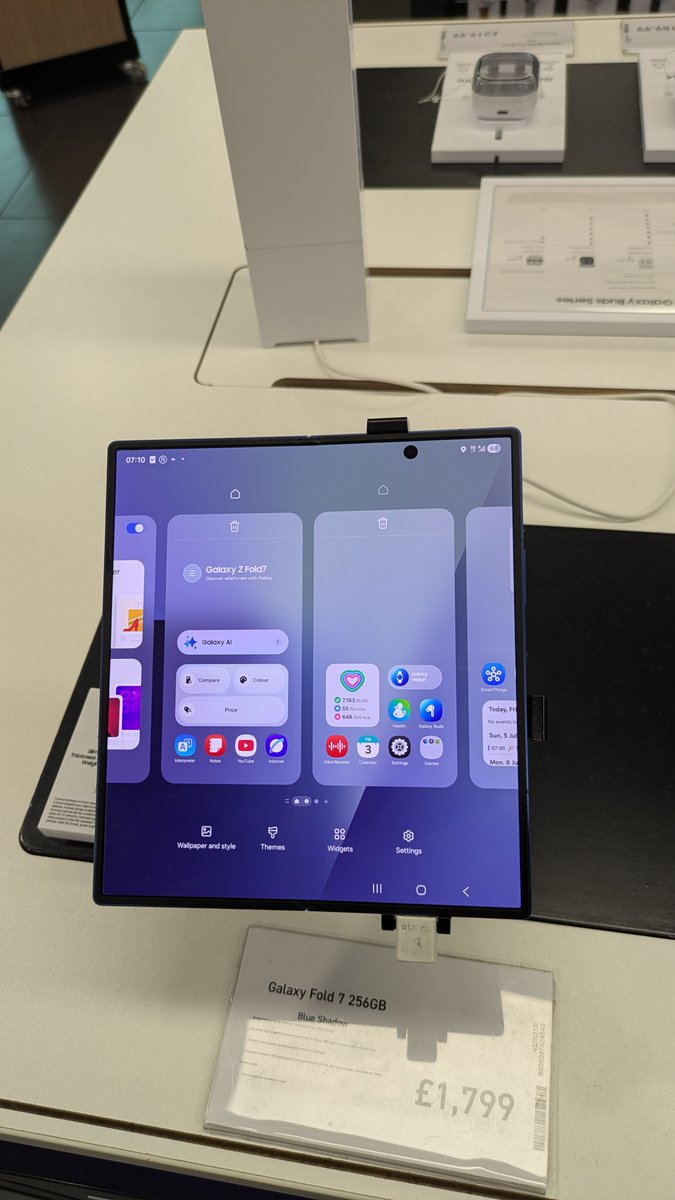 JemRobson01's tweet photo. This looks neat. Expensive though! https://t.co/o2IWFUMVex