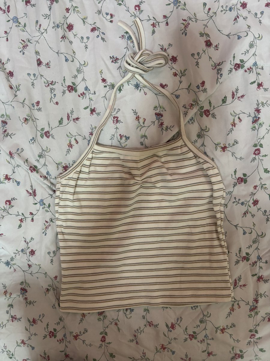 babiewinterr's tweet photo. เสื้อคล้องคอ Serlyn gelato top สี caramel cream
Size อก 25-34 เอว 23-30 🧜🏻‍♀️🫧
price🪸: 180 (from 390)

#ส่งต่อเสื้อผ้า #ส่งต่อเสื้อผ้ามือสอง #โล๊ะตู้เสื้อผ้า #ส่งต่อcintage #ส่งต่อstylist #ส่งต่อเสื้อผ้าแบรนด์ไอจี #โล๊ะตู้ https://t.co/WvbqsKleP0