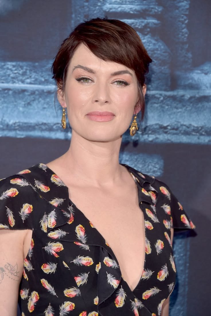 itsmyfeelingss_'s tweet photo. Lena Headey at 52 is proof that elegance and confidence never age https://t.co/SzKiRztlg6