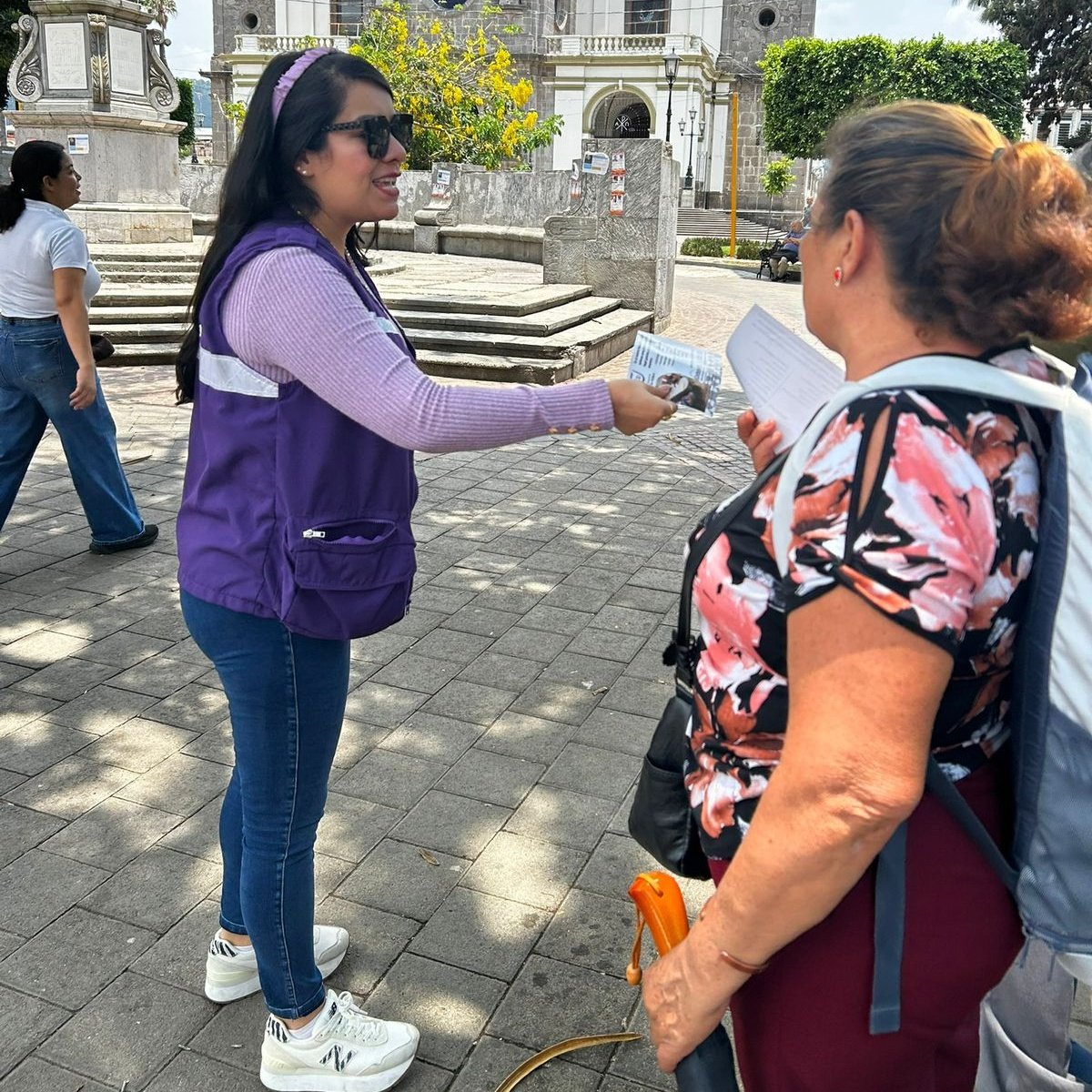 IFDPJalisco's tweet photo. Personal del IFDP, Delegación Jalisco, estuvo enla plaza principal de Ciudad Guzmán, para realizar una jornada de difusión de los servicios gratuitos de defensa penal y asesoría jurídica que brinda el IFDP, Delegación Jalisco.
Defensatel 800 224 242. https://t.co/E45raBNTvh