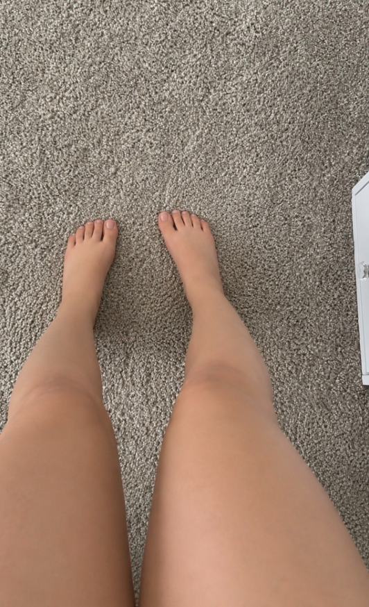 bbysolina's tweet photo. Socks or without… https://t.co/0xVp9EOrXn