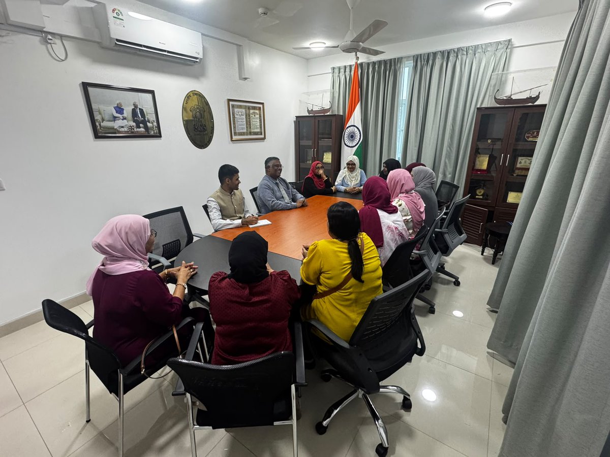HCIMaldives's tweet photo. HC met Women's Development Committees (WDC) President &amp; members on 01 July. Discussions included community welfare, leadership, and grassroots collaboration to further deepen people-to-people bonds between India and Maldives. 🌟 

#NeighborhoodFirst https://t.co/qBDUeChU4W