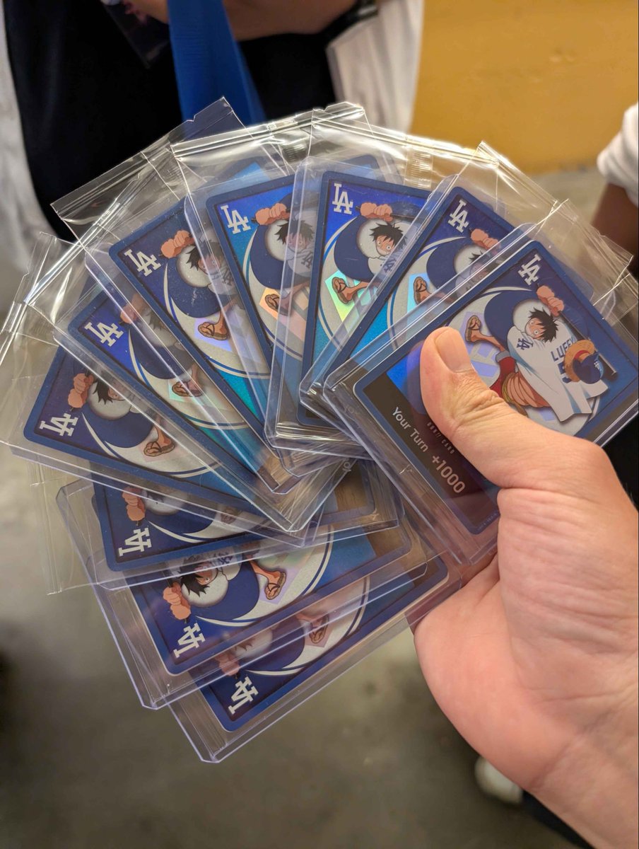 TeddyETB's tweet photo. Paid a family 2k to finish the playset! https://t.co/dAr42ucLmV